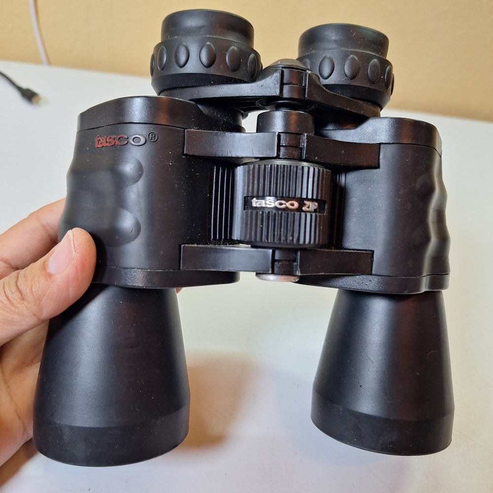 Tasco 10x50 Binoculars Zip Focus Wide Angle Coated Optics Black